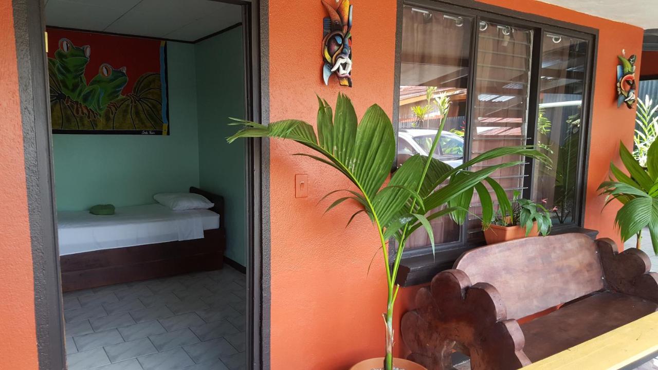 La Fortuna Red Frog Hotel מראה חיצוני תמונה
