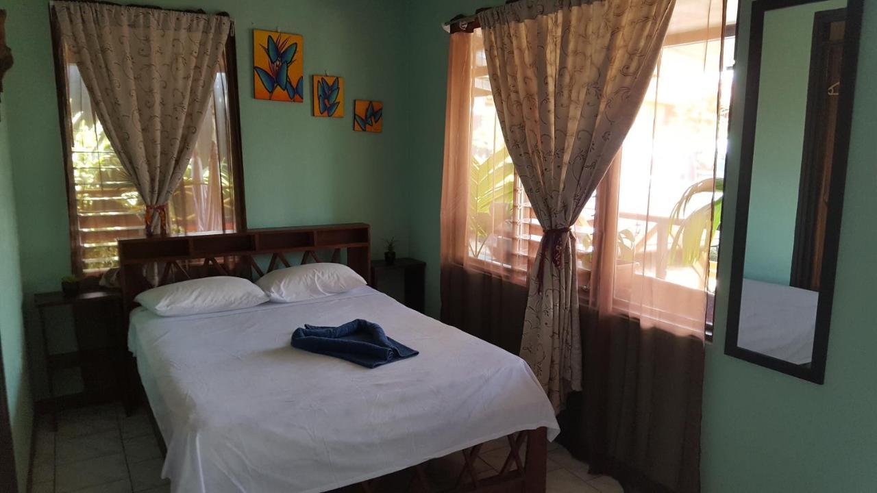 La Fortuna Red Frog Hotel מראה חיצוני תמונה
