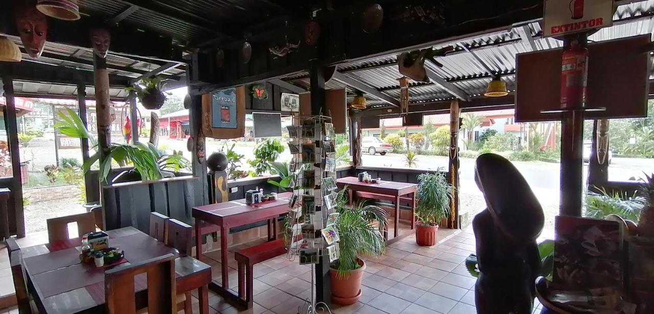 La Fortuna Red Frog Hotel מראה חיצוני תמונה