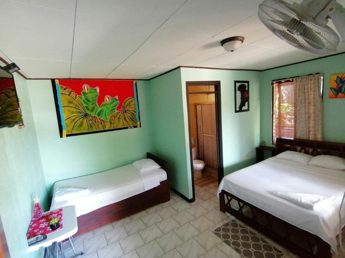 La Fortuna Red Frog Hotel מראה חיצוני תמונה