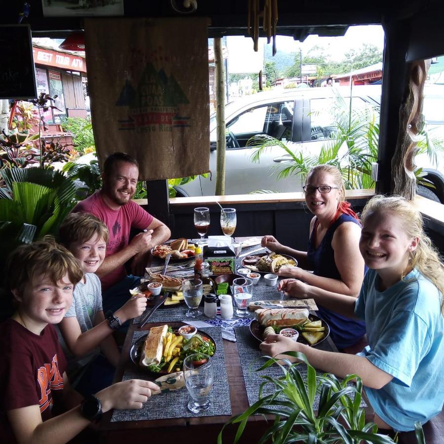 La Fortuna Red Frog Hotel מראה חיצוני תמונה